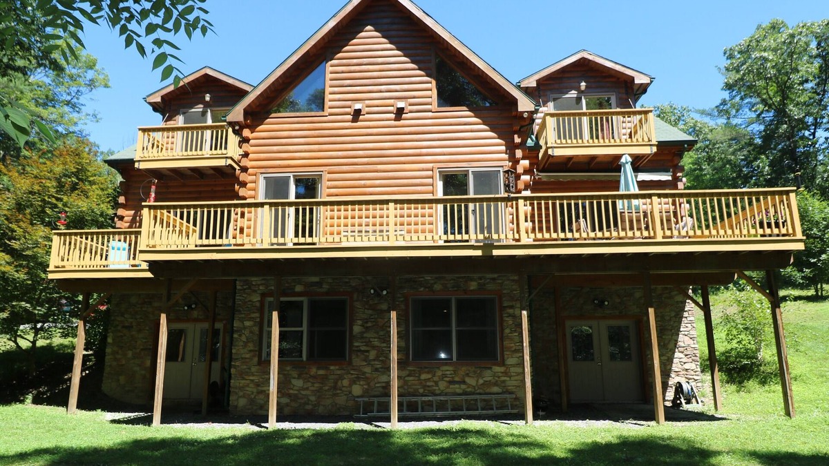 Huntingdon Cabin | Log Home on the Lake
