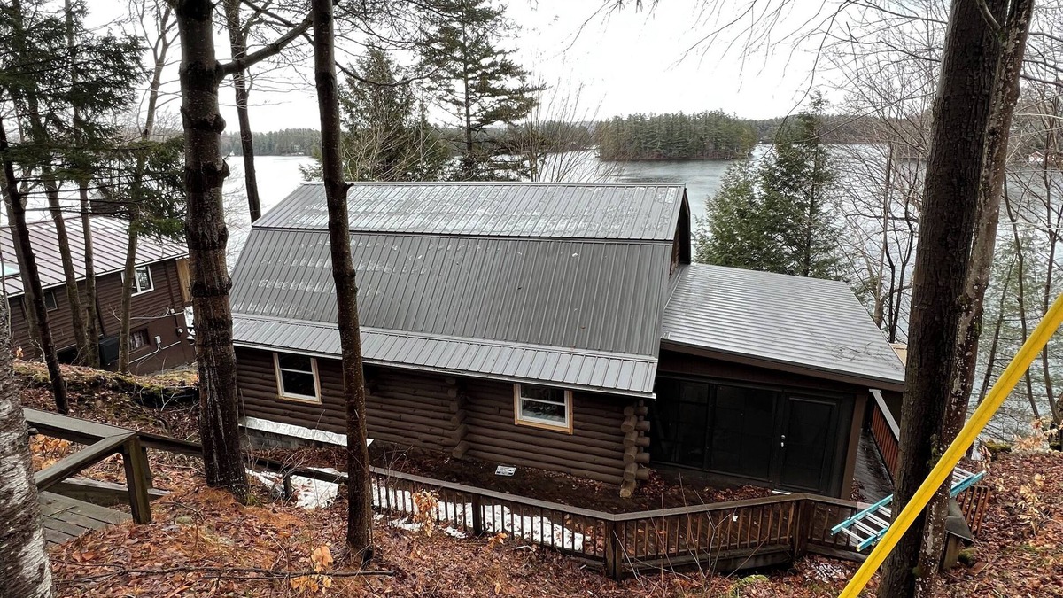 Woodgate House | Log home on White Lake: Dog Friendly!