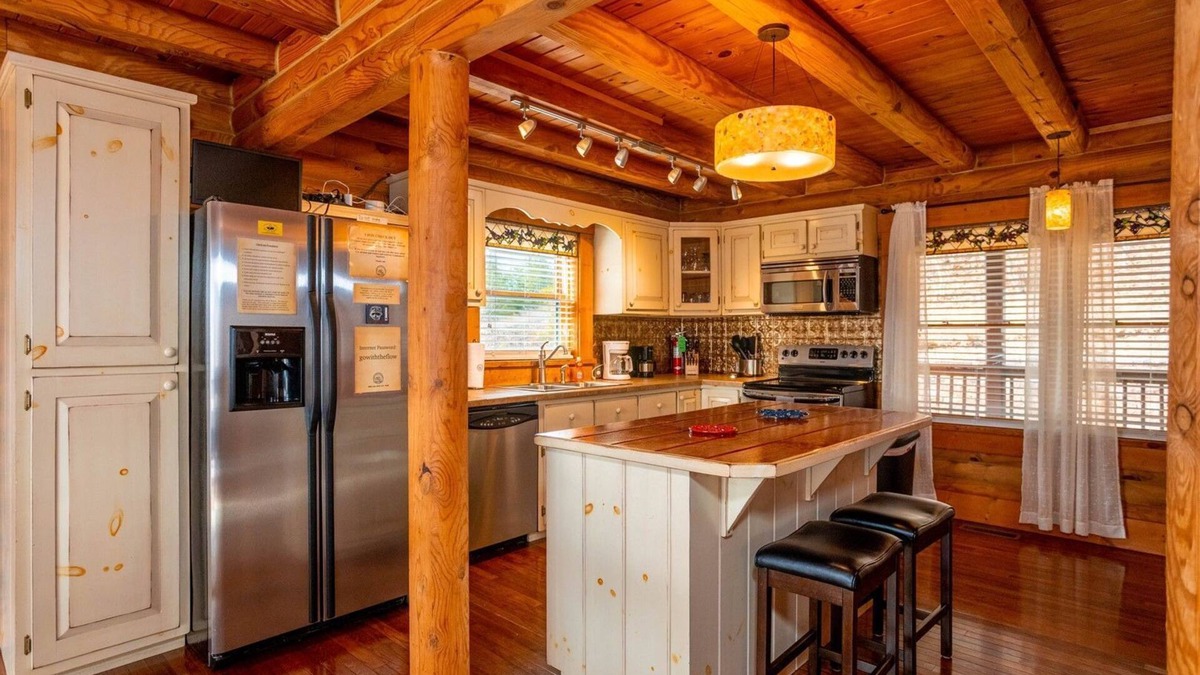 Draper House | Log Home w/Incredible View of Claytor Lake 4BS8 - In the Clouds