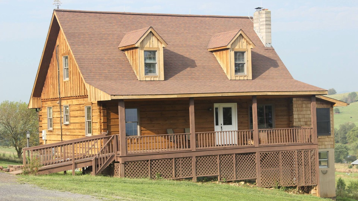 Broadway Ski Chalet | Log Inn to the Farm in the Heart of the Shenandoah Valley