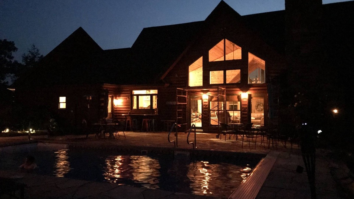 Saint Mary Cabin | Log Lodge - Secluded - Private Pool - Game Room - WiFi - 1 Hr South of St.Louis