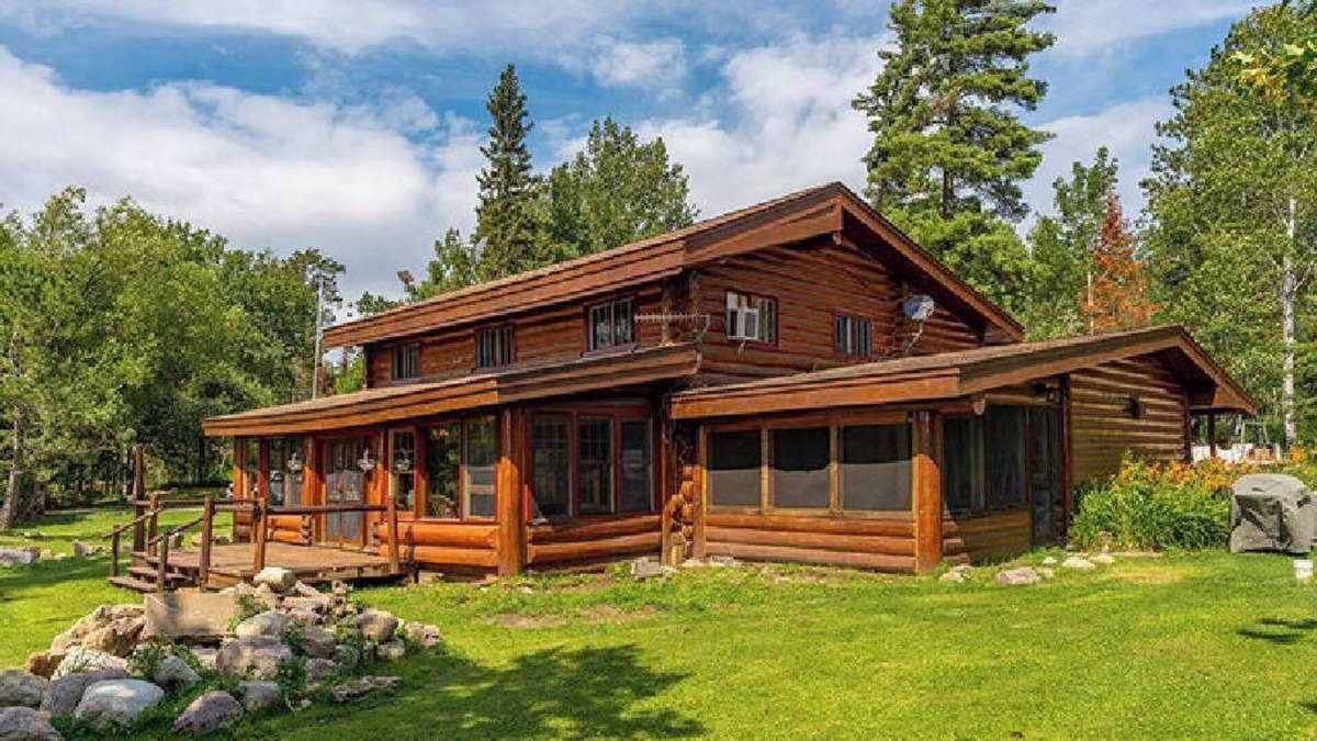 Ely Cottage | Log Lodge .