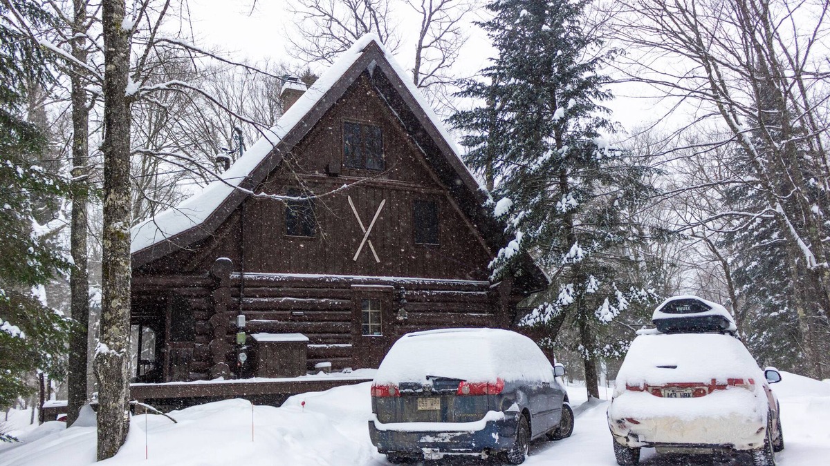 Lac Superieur Village Ski Chalet | Log ski chalet beside northside of Mont Tremblant