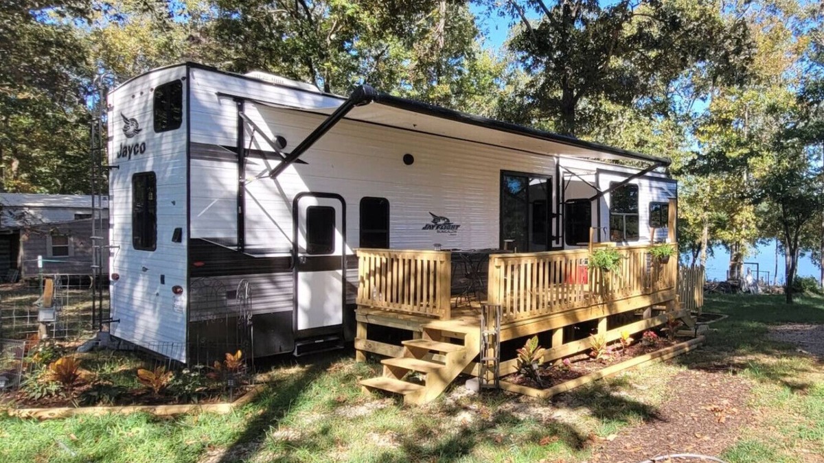 Lincoln Apartment | Logan Martin Lake Bungalow