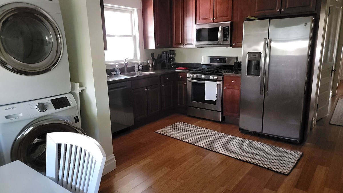 Logan Square House | Logan Square 2Bed/1Bath Fully Furnished W/D Wi- Fi, Direct TV by Blueline Train
