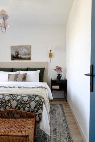 Valence Apartment | Logement 2 chambres spacieux Lit King Verdun parking gratuit