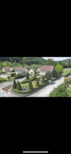 Moirans-en-Montagne Apartment | Logement au calme dans une maison.