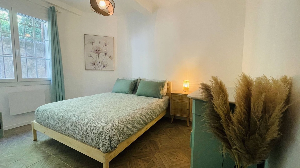 Cotignac Apartment | Logement au Coeur du Village Pour 6 « Cocon Sauge »