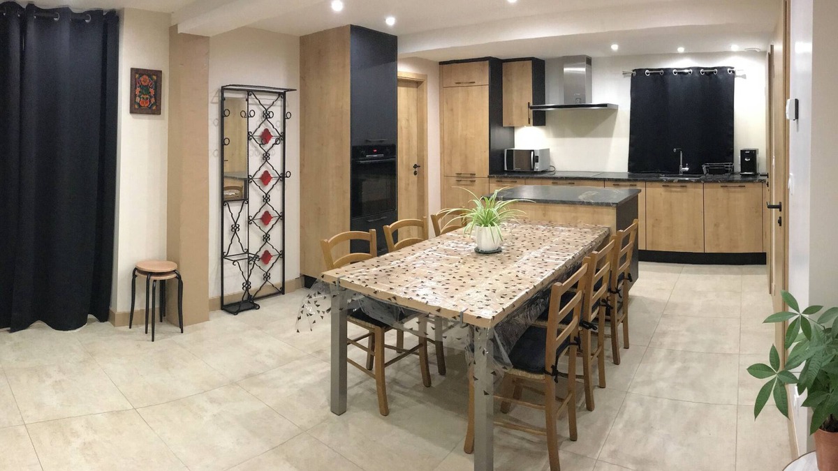Ebersheim Apartment | Logement de 80 m2 Pour 1 à 6 Personnes Dans un Corps de Ferme et Cour Privative