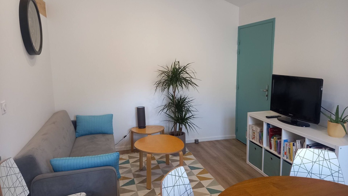 Perouges Apartment | Logement Familial 6 Personnes au Pied de la Cité Médiévale
