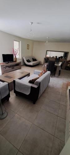 Sainte-Gemme-Martaillac House | Logement entier chez Hélène