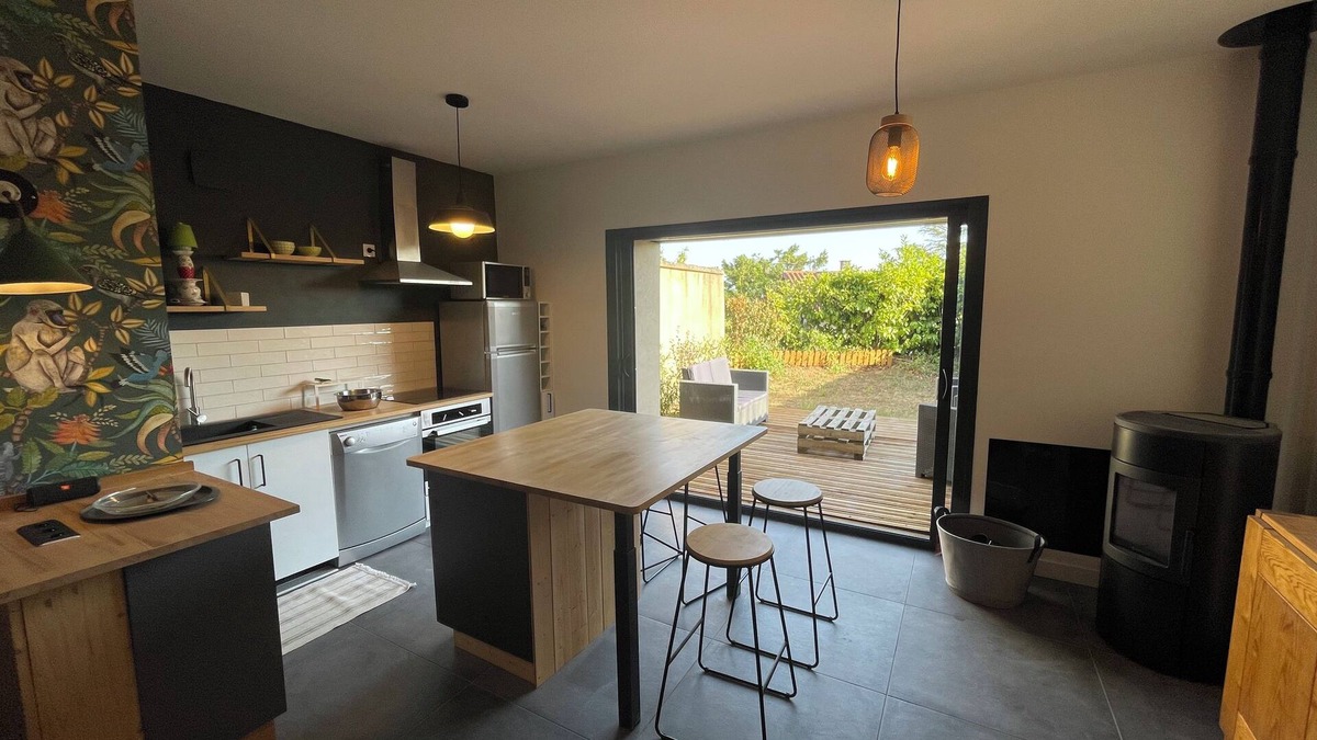 Orlienas House | Logement Gîte Meublé 50m2 + Jardin