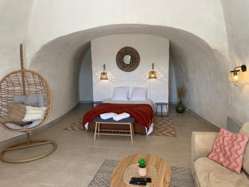 Naveil House | Logement troglodyte tout confort 42 min tgv Paris