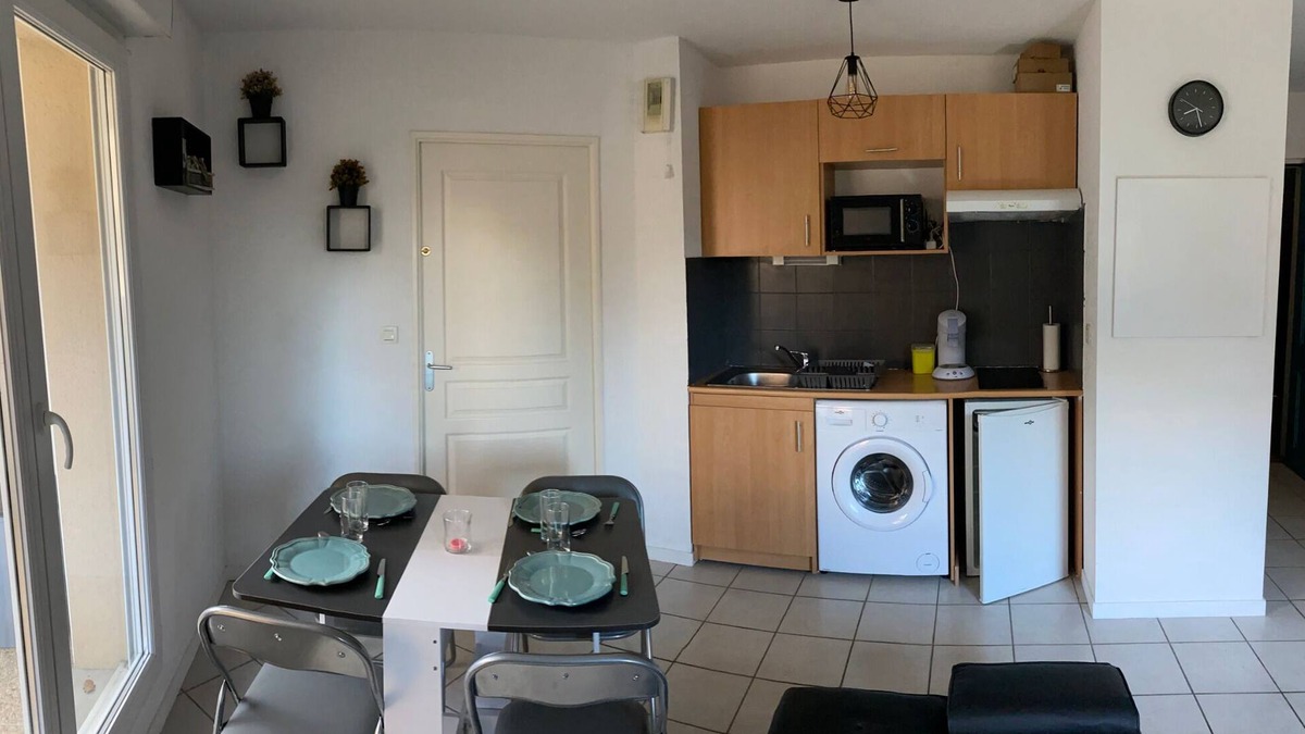 Ouest Apartment | Logement/wifi - Parking Privatif Sécurisé