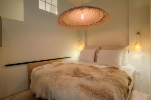 Lembeke Bed & Breakfast | Logie Marie with hottub in the garden