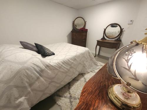 Barraute Apartment | Logis dans un Sous sol au Mont Video