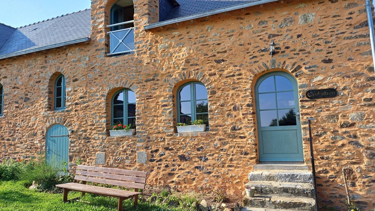 Ahuille House | Logis de la Provosterie - CYCLAMEN