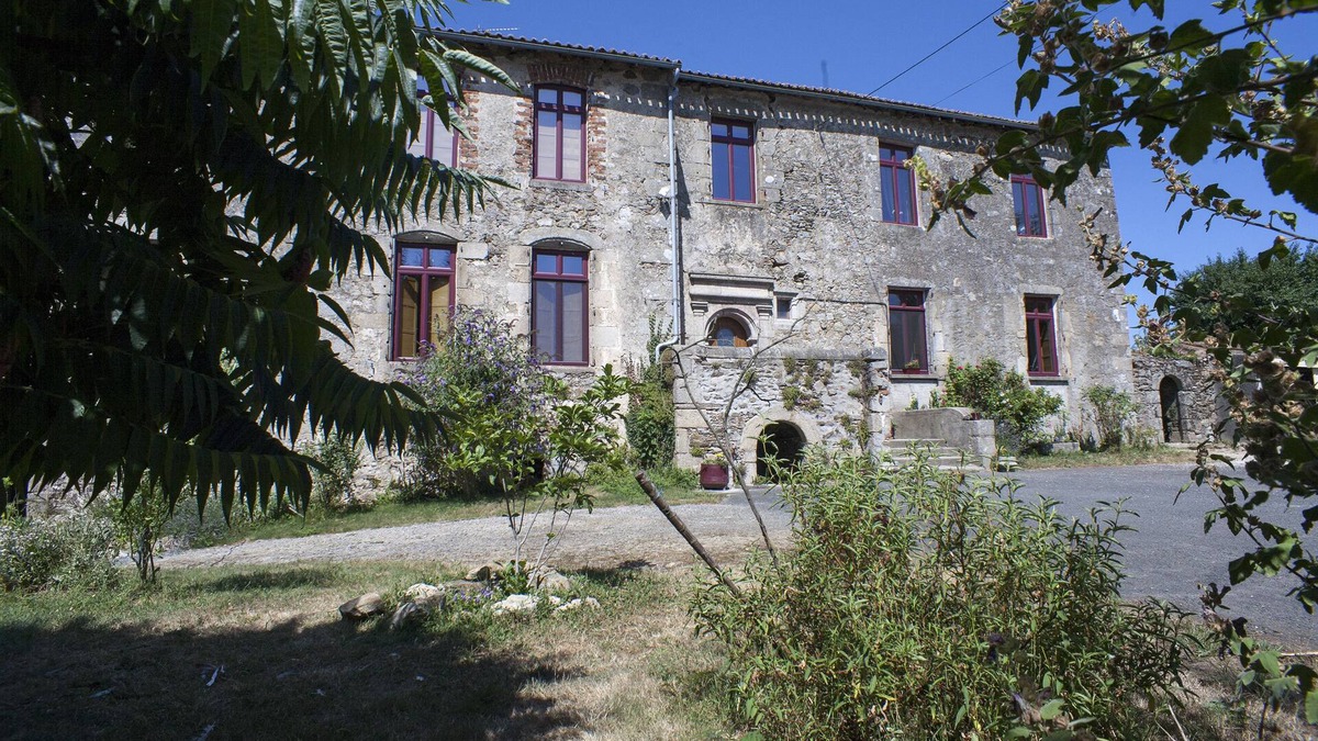 Bressuire Bed & Breakfast | Logis De Riparfonds
