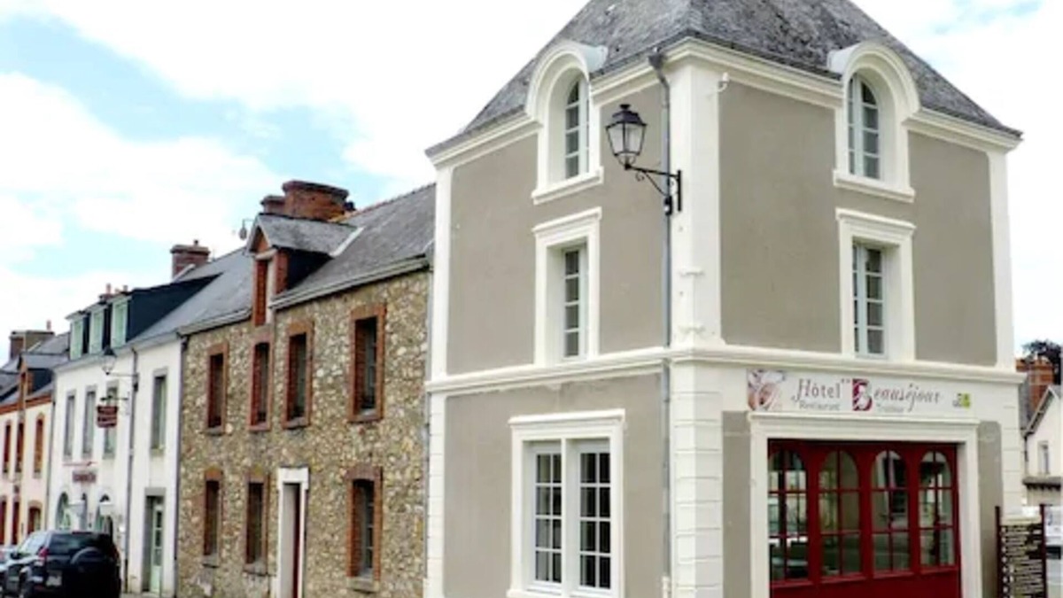 Sainte-Suzanne-and-Chammes Hotel | Logis Hotel Beauséjour