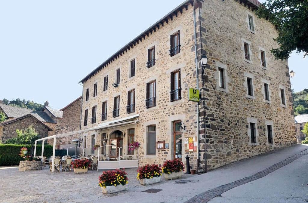 Saint-Poncy Hotel | Logis Hôtel Auberge de l'Allagnonette
