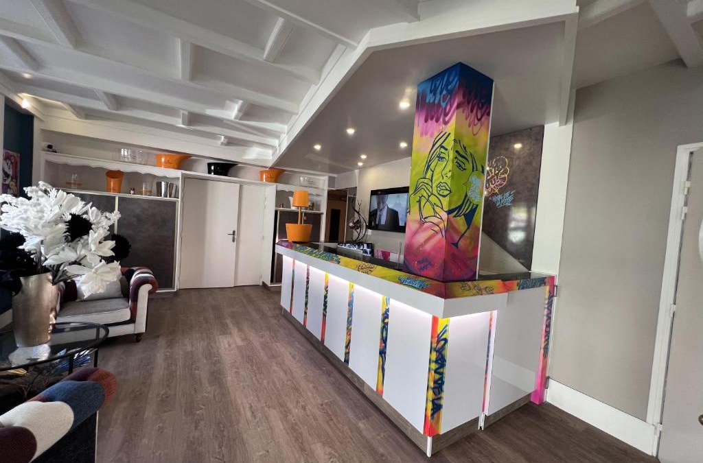 Vitry-le-Francois Hotel | Logis Hôtel de la Poste