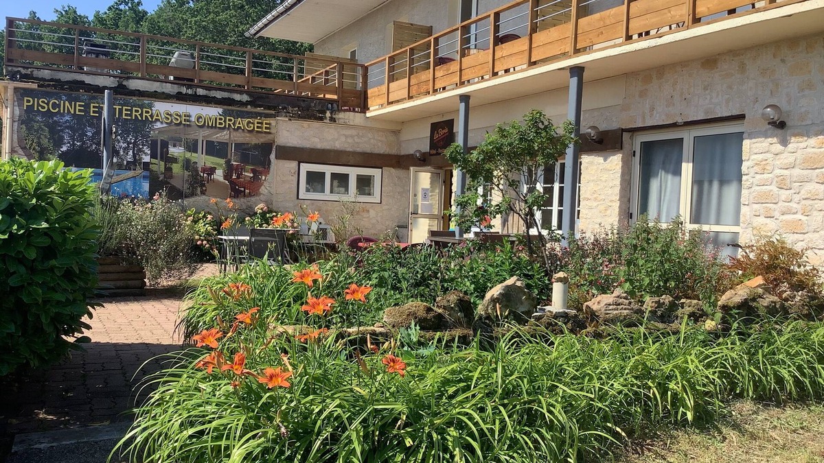 Saint-Genies Hotel | Logis Hôtel La Borie