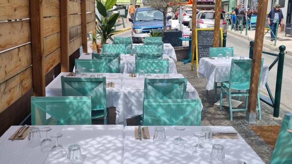 Pierrefeu-du-Var Hotel | Logis Hôtel La Clé des Songes