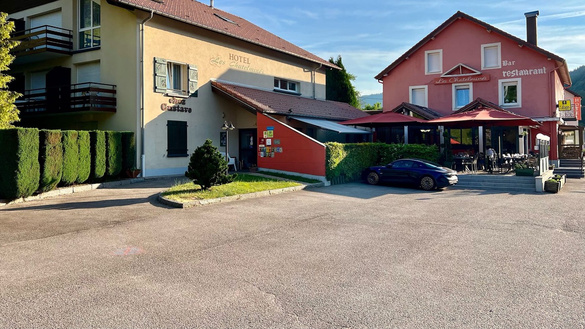 Travexin Hotel | Logis Hôtel Les Chatelminés
