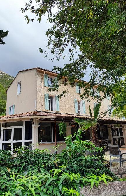 Gemenos Hotel | Logis Hôtel & Restaurant du Parc