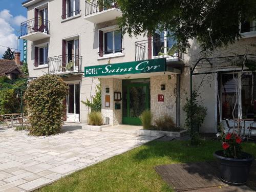 La Ferte-Saint-Cyr Hotel | Logis Hôtel Saint Cyr