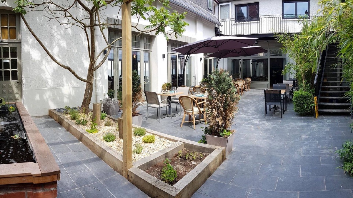 Le Cateau-Cambresis Hotel | Logis Hostellerie Du Marche
