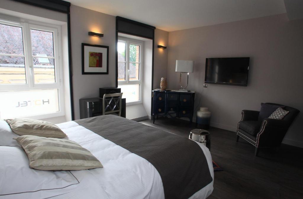 Chateauneuf-en-Thymerais Hotel | LOGIS Hotel-Restaurant Le Relais d'Aligre