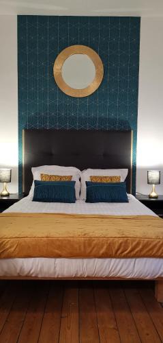 Bourbon-Lancy Hotel | Logis Hotel La Tourelle du Beffroi
