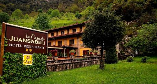 Arenas de Cabrales Hotel | Logis Hotel Restaurante La Casa de Juansabeli