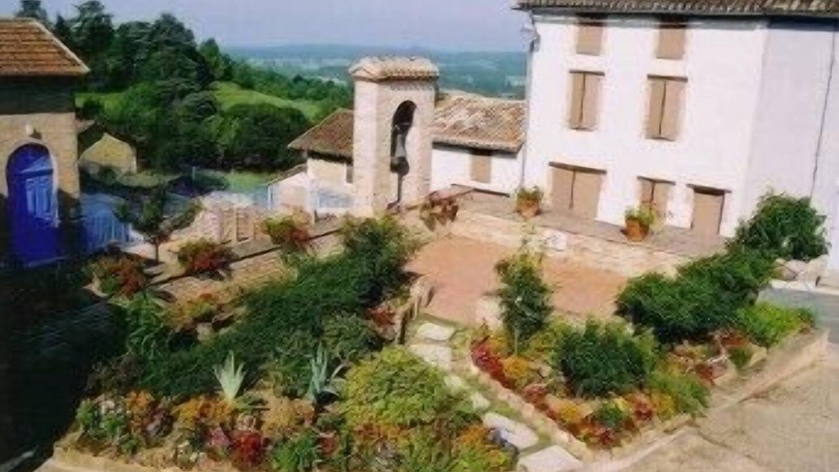 Molieres Hotel | LOGIS l'Auberge du Quercy Blanc