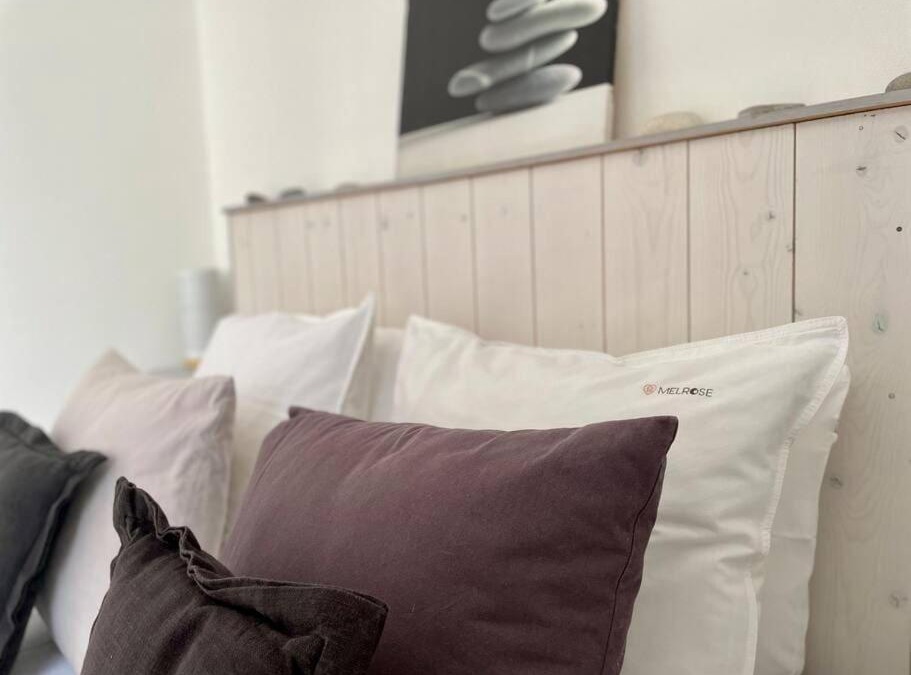 Saint-Martin-des-Entrees Apartment | Logis Saint-Martin by Melrose