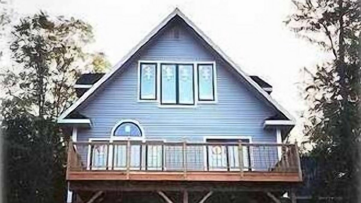 Wetmore House | Logun's Landing, Powell Lake, Interior Update In 2014