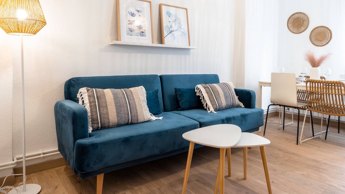 Las Fuentes Apartment | LOIRA LEPANTO: Cozy and Quiet Apartment