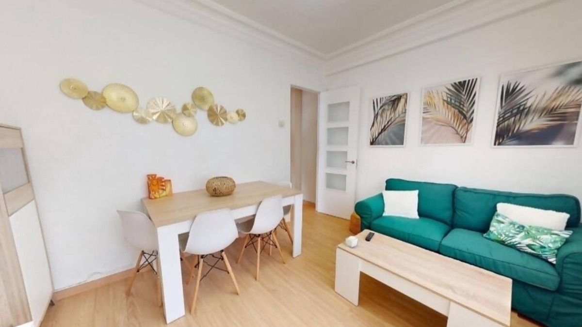 Romareda Apartment | LOIRA SAN JUAN DE LA CRUZ: Modern and Central