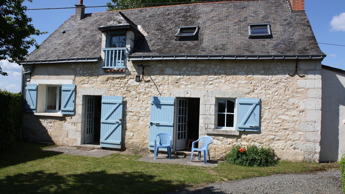 Vernoil-le-Fourrier Cottage | Loire Valley cottage near Saumur, peaceful but close to village amenities.