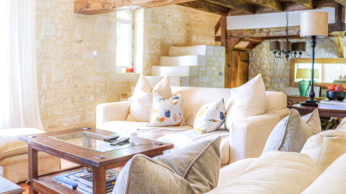 Assay House | Loire Valley year-round country loft near Chinon