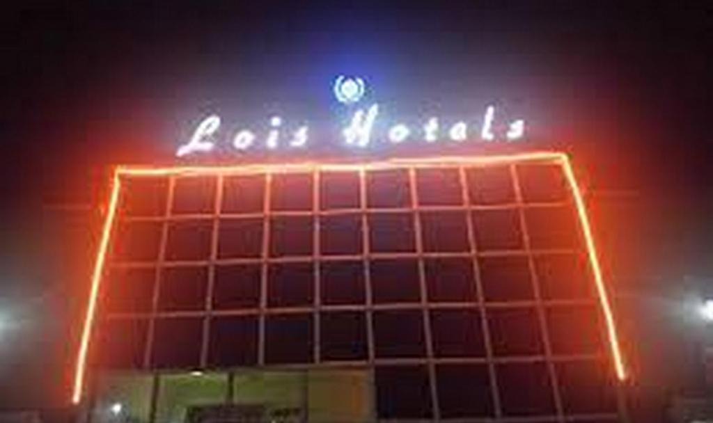 Makurdi Cabin | Lois Hotels - Golden Room