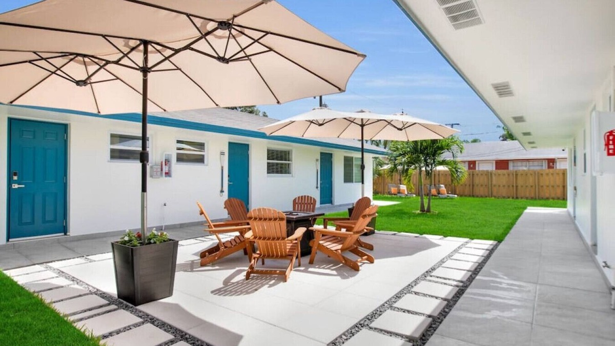 River Oaks Villa | LoKal Rental 2AB - Tropical Villa near Downtown