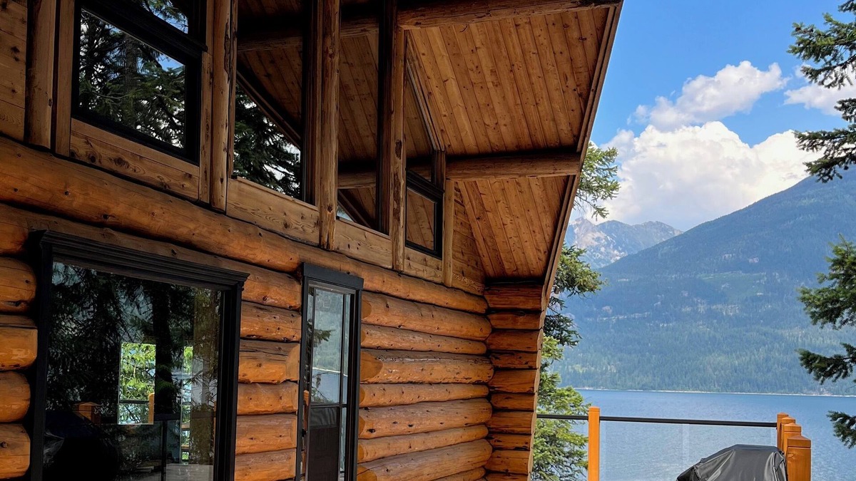 Central Kootenay Cabin | Loki Cabin Located in the heart of the west Kootenays