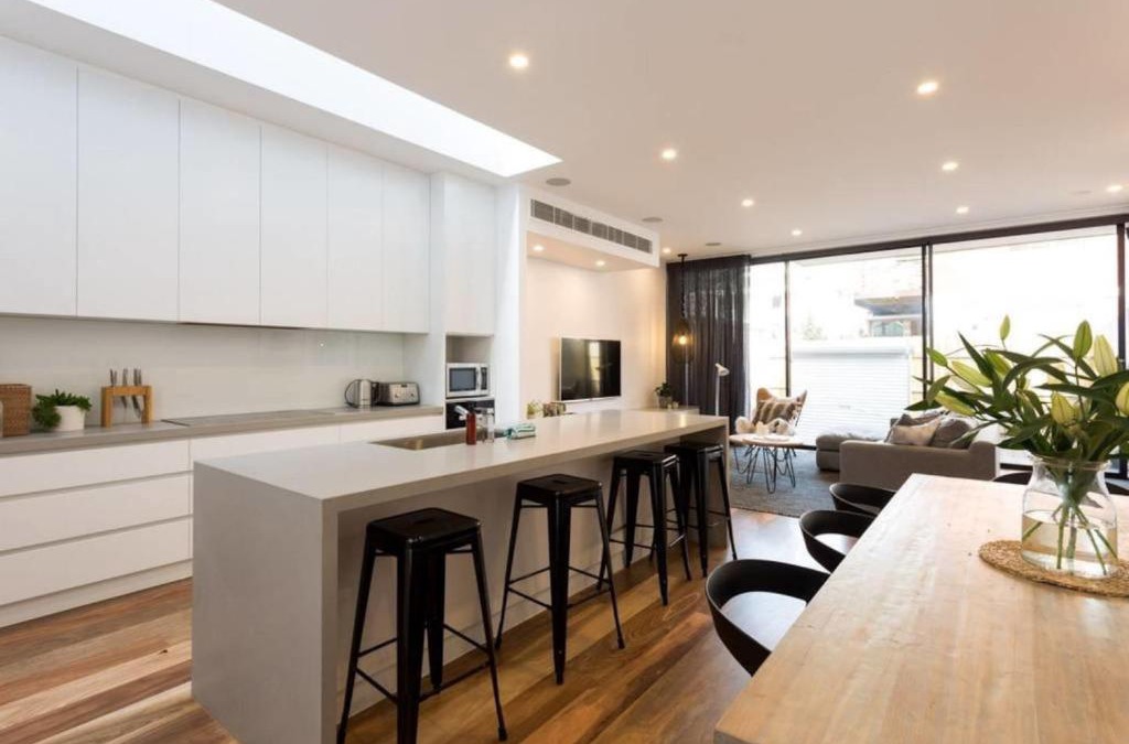 Collingwood Bed & Breakfast | Lola Three Levels of Style with Rooftop Terrace