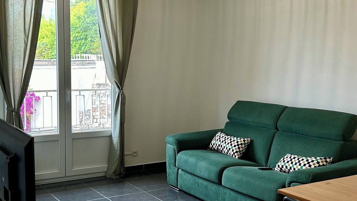 Quartier du Port Apartment | Loliveraie : Élégant 2 Pièces Rénové Avec Charme Proche Plage