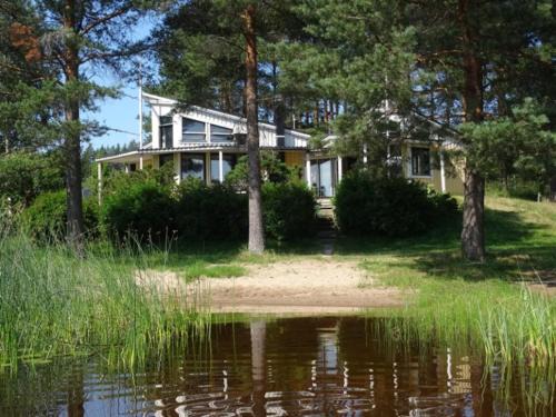 Saarijarvi Villa | Lomakoivulehto