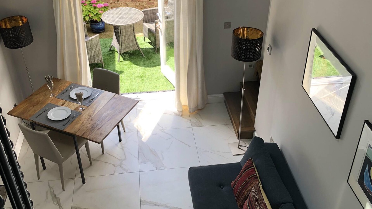 East Putney Apartment | London-Apartment-Sleeps2-PrivateEntrance