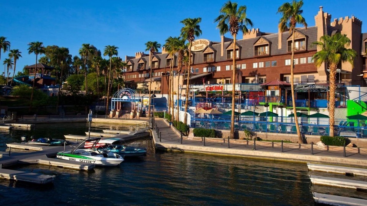 Lake Havasu City Resort | London Bridge Resort - Spacious 2 Bdrm W/Full Kitchen