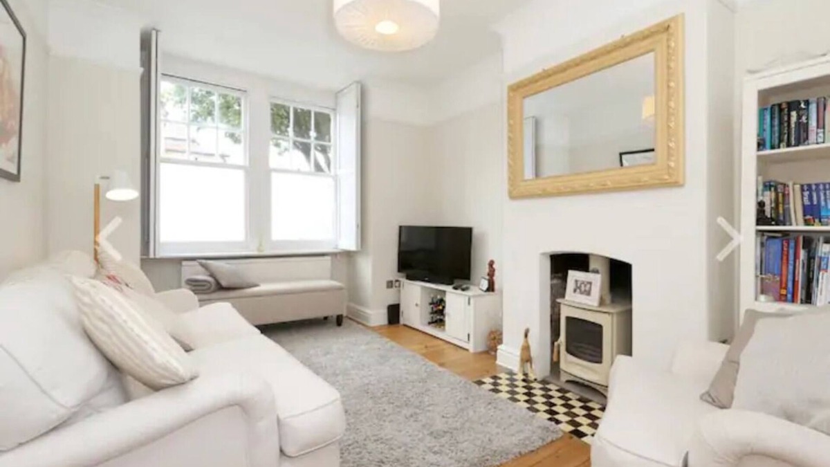 Woodberry Down Apartment | London bright flat+open fireplace+garden+staycation+wfh fast wifi